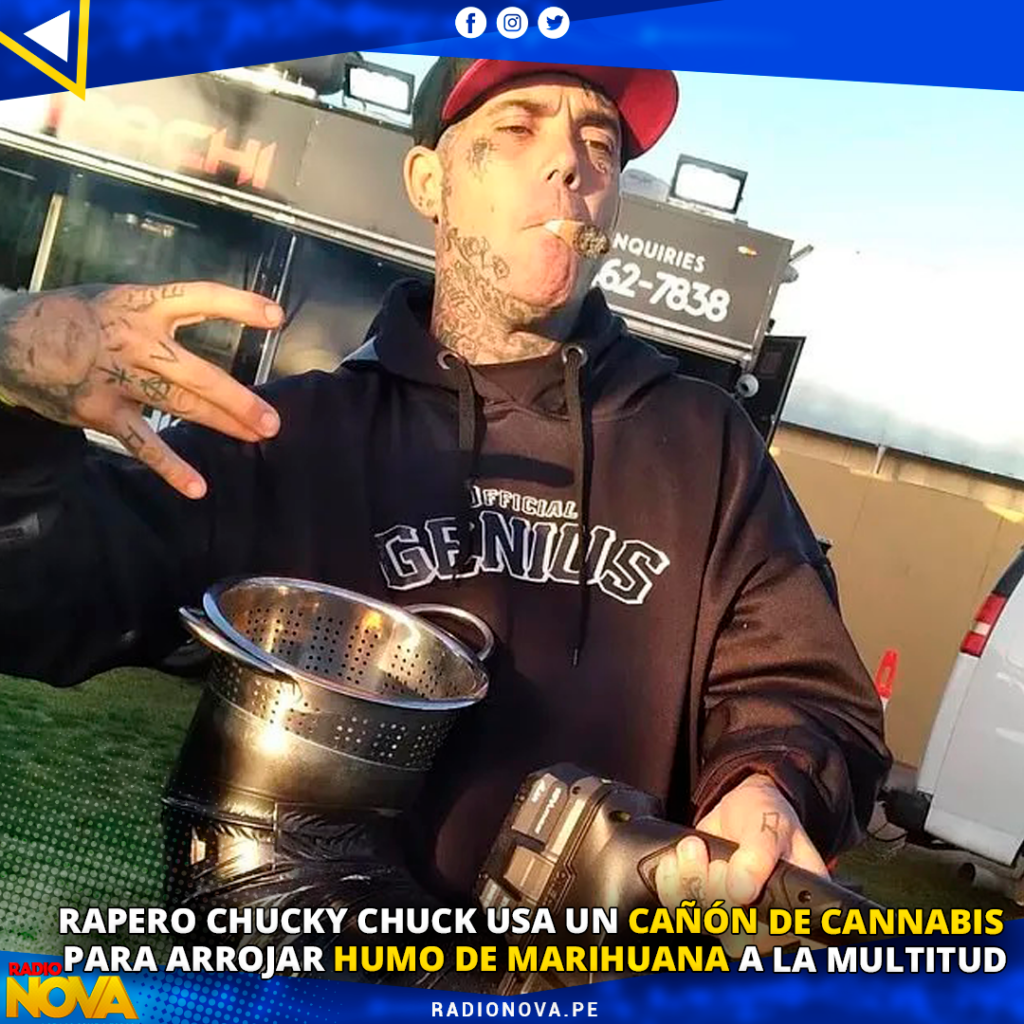El rapero chucky chuck usa un cañón de cannabis para arrojar humo de marihuana a la multitud del festival kushstock