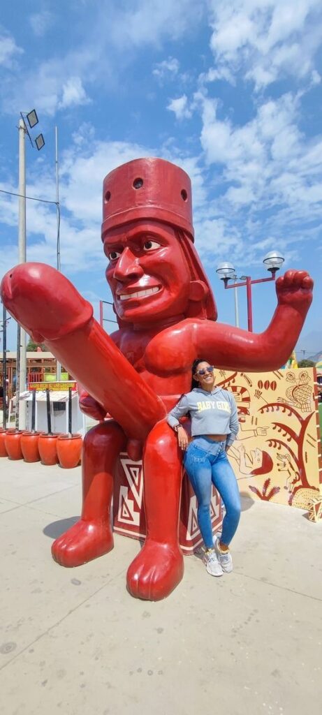 Rocio Miranda se rinde ante el huaco moche