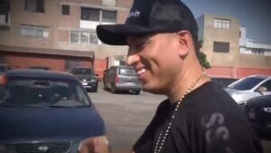 El cantante John Kelvin reaparece en la televisión y le responde a Dalia Durán: “Dios me perdonó”