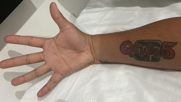 Lucho Cuéllar se hizo tatuaje en honor al Grupo 5